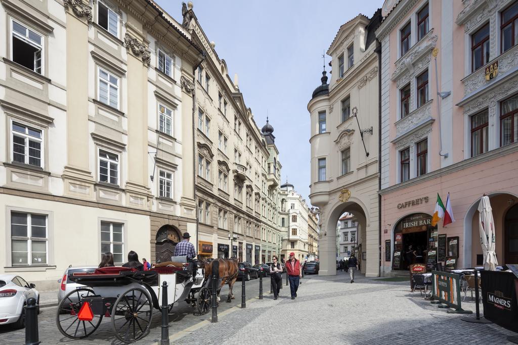 Old Town - Dusni Apartments Прага Экстерьер фото