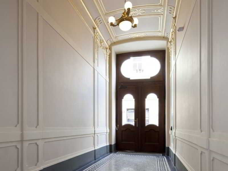 Old Town - Dusni Apartments Прага Экстерьер фото